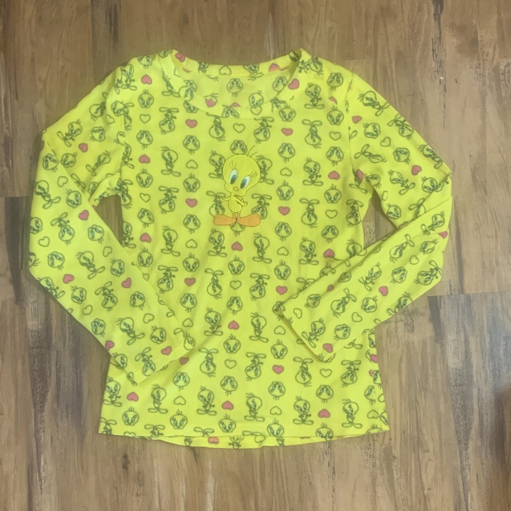 NWOT Warner Bros. Tweety Long Sleeve Yellow Shirt. Juniors Large. Tags removed.